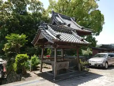 長満寺の手水舎