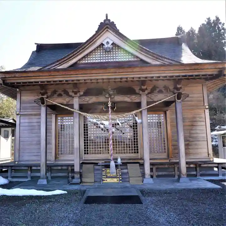 白根三吉神社の本殿・本堂