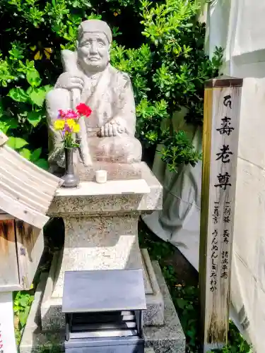 豊川稲荷東京別院の{uncategorized: "未分類", other: "その他", undefined: "問題あり", building: "その他建物", grave: "お墓", sacred_gate: "鳥居", guardian: "狛犬", statue: "像", buddha: "仏像", history: "歴史", nature: "自然", garden: "庭園", animal: "動物", pagoda: "塔", temizu: "手水舎", mountain_gate: "山門・神門", sanctuary: "本殿・本堂", subordinate: "末社・摂社", art: "芸術", scenery: "景色", jizo: "地蔵", ema: "絵馬", goshuin: "御朱印", omikuji: "おみくじ", items: "授与品その他", amulet: "お守り", goshuincho: "御朱印帳", eats: "食事", festival: "お祭り", votive_dance: "神楽", shichigosan: "七五三参", wedding: "結婚式", experience: "体験その他", initially: "初詣", around: "周辺", anti_infection: "感染症対策"}