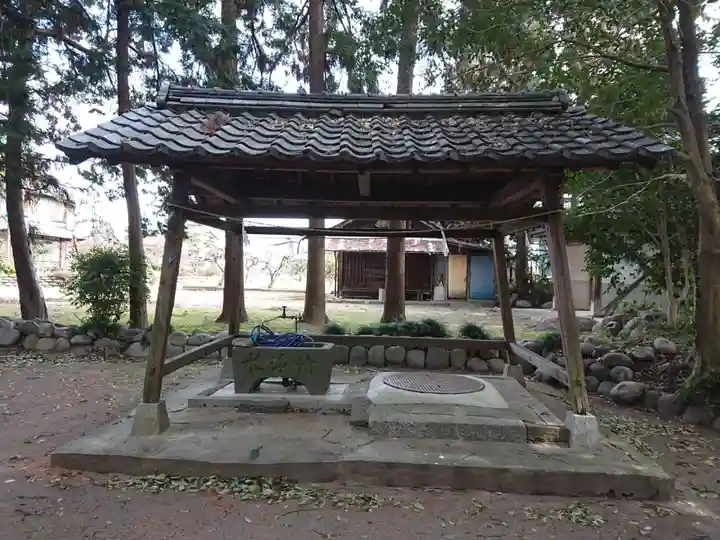 若宮八幡神社の手水舎