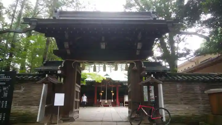 赤坂氷川神社の山門・神門