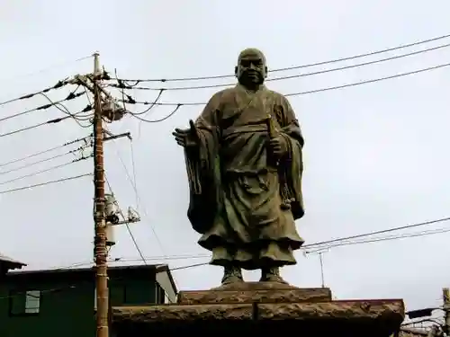 法華経寺の像