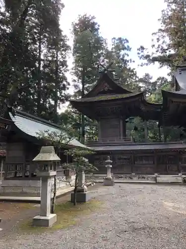 伊和神社の本殿