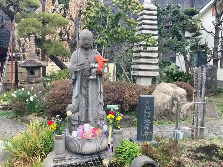 良忠寺の{uncategorized: "未分類", other: "その他", undefined: "問題あり", building: "その他建物", grave: "お墓", sacred_gate: "鳥居", guardian: "狛犬", statue: "像", buddha: "仏像", history: "歴史", nature: "自然", garden: "庭園", animal: "動物", pagoda: "塔", temizu: "手水舎", mountain_gate: "山門・神門", sanctuary: "本殿・本堂", subordinate: "末社・摂社", art: "芸術", scenery: "景色", jizo: "地蔵", ema: "絵馬", goshuin: "御朱印", omikuji: "おみくじ", items: "授与品その他", amulet: "お守り", goshuincho: "御朱印帳", eats: "食事", festival: "お祭り", votive_dance: "神楽", shichigosan: "七五三参", wedding: "結婚式", experience: "体験その他", initially: "初詣", around: "周辺", anti_infection: "感染症対策"}