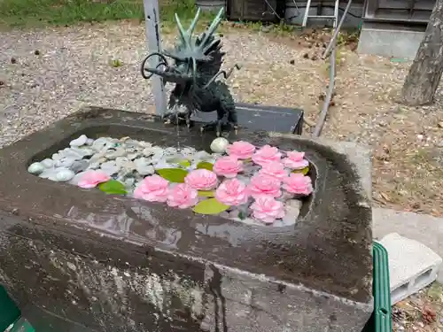 鶴若稲荷神社の手水舎