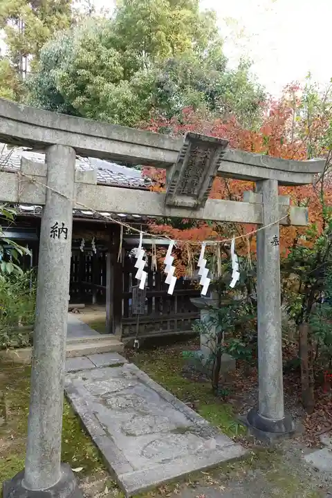 九帝王宮 萱野神社の末社・摂社