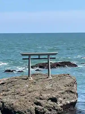 大洗磯前神社の{uncategorized: "未分類", other: "その他", undefined: "問題あり", building: "その他建物", grave: "お墓", sacred_gate: "鳥居", guardian: "狛犬", statue: "像", buddha: "仏像", history: "歴史", nature: "自然", garden: "庭園", animal: "動物", pagoda: "塔", temizu: "手水舎", mountain_gate: "山門・神門", sanctuary: "本殿・本堂", subordinate: "末社・摂社", art: "芸術", scenery: "景色", jizo: "地蔵", ema: "絵馬", goshuin: "御朱印", omikuji: "おみくじ", items: "授与品その他", amulet: "お守り", goshuincho: "御朱印帳", eats: "食事", festival: "お祭り", votive_dance: "神楽", shichigosan: "七五三参", wedding: "結婚式", experience: "体験その他", initially: "初詣", around: "周辺", anti_infection: "感染症対策"}