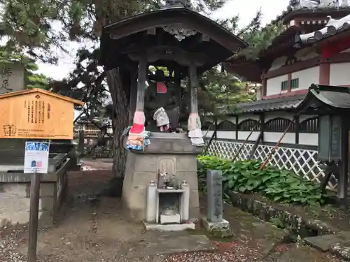 善光寺大勧進の末社