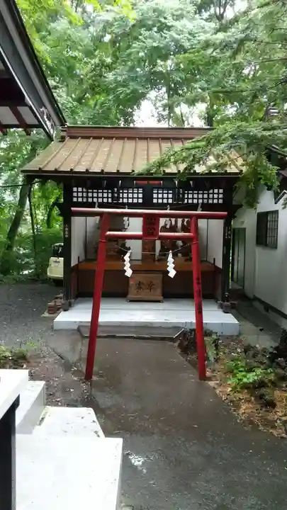 新屋山神社の鳥居