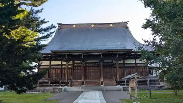 旭川別院の本殿・本堂