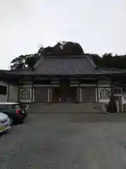 誕生寺の本殿