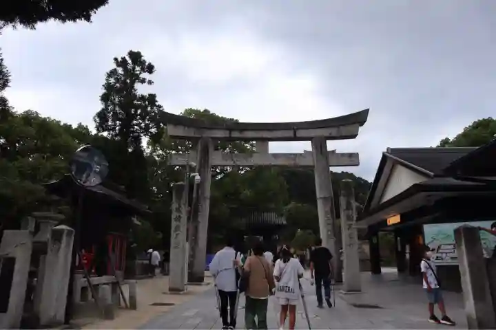 太宰府天満宮の{uncategorized: "未分類", other: "その他", undefined: "問題あり", building: "その他建物", grave: "お墓", sacred_gate: "鳥居", guardian: "狛犬", statue: "像", buddha: "仏像", history: "歴史", nature: "自然", garden: "庭園", animal: "動物", pagoda: "塔", temizu: "手水舎", mountain_gate: "山門・神門", sanctuary: "本殿・本堂", subordinate: "末社・摂社", art: "芸術", scenery: "景色", jizo: "地蔵", ema: "絵馬", goshuin: "御朱印", omikuji: "おみくじ", items: "授与品その他", amulet: "お守り", goshuincho: "御朱印帳", eats: "食事", festival: "お祭り", votive_dance: "神楽", shichigosan: "七五三参", wedding: "結婚式", experience: "体験その他", initially: "初詣", around: "周辺", anti_infection: "感染症対策"}