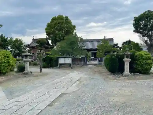 西蓮寺の{uncategorized: "未分類", other: "その他", undefined: "問題あり", building: "その他建物", grave: "お墓", sacred_gate: "鳥居", guardian: "狛犬", statue: "像", buddha: "仏像", history: "歴史", nature: "自然", garden: "庭園", animal: "動物", pagoda: "塔", temizu: "手水舎", mountain_gate: "山門・神門", sanctuary: "本殿・本堂", subordinate: "末社・摂社", art: "芸術", scenery: "景色", jizo: "地蔵", ema: "絵馬", goshuin: "御朱印", omikuji: "おみくじ", items: "授与品その他", amulet: "お守り", goshuincho: "御朱印帳", eats: "食事", festival: "お祭り", votive_dance: "神楽", shichigosan: "七五三参", wedding: "結婚式", experience: "体験その他", initially: "初詣", around: "周辺", anti_infection: "感染症対策"}