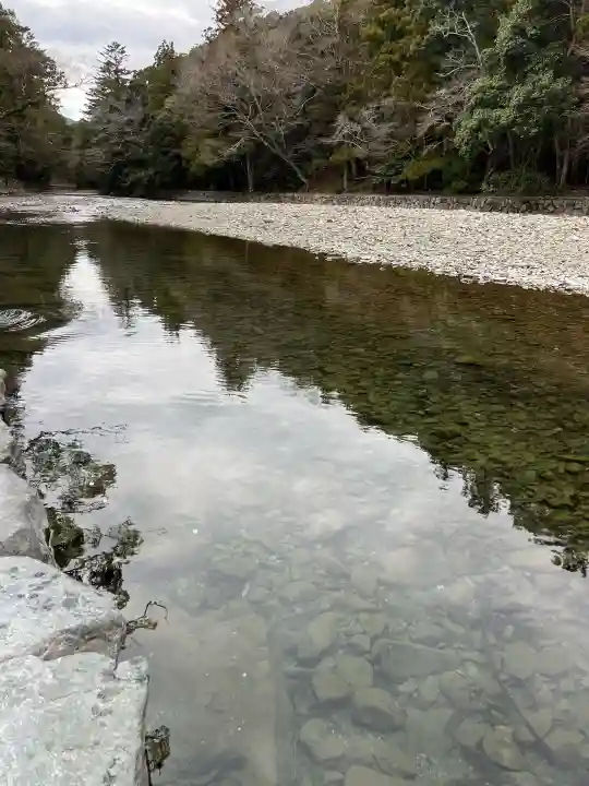 伊勢神宮内宮(皇大神宮)の{uncategorized: "未分類", other: "その他", undefined: "問題あり", building: "その他建物", grave: "お墓", sacred_gate: "鳥居", guardian: "狛犬", statue: "像", buddha: "仏像", history: "歴史", nature: "自然", garden: "庭園", animal: "動物", pagoda: "塔", temizu: "手水舎", mountain_gate: "山門・神門", sanctuary: "本殿・本堂", subordinate: "末社・摂社", art: "芸術", scenery: "景色", jizo: "地蔵", ema: "絵馬", goshuin: "御朱印", omikuji: "おみくじ", items: "授与品その他", amulet: "お守り", goshuincho: "御朱印帳", eats: "食事", festival: "お祭り", votive_dance: "神楽", shichigosan: "七五三参", wedding: "結婚式", experience: "体験その他", initially: "初詣", around: "周辺", anti_infection: "感染症対策"}