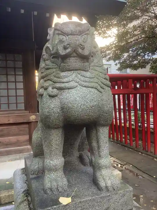 神明社の狛犬