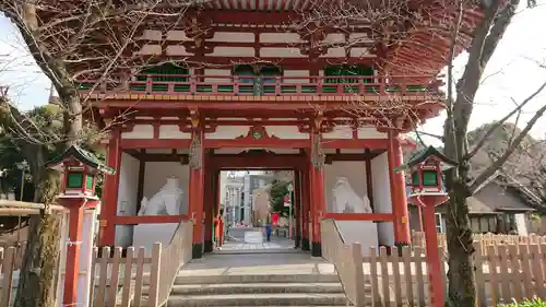 瀧泉寺（目黒不動尊）の山門