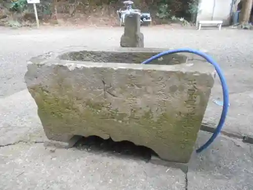 山の根熊野神社の手水舎