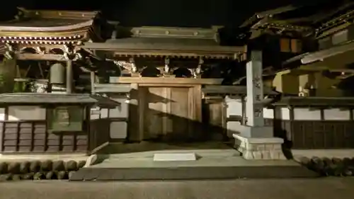 蓮生寺の山門・神門