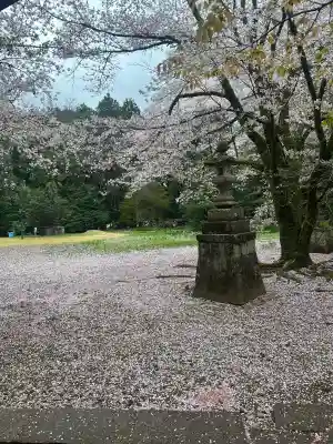 日先神社の{uncategorized: "未分類", other: "その他", undefined: "問題あり", building: "その他建物", grave: "お墓", sacred_gate: "鳥居", guardian: "狛犬", statue: "像", buddha: "仏像", history: "歴史", nature: "自然", garden: "庭園", animal: "動物", pagoda: "塔", temizu: "手水舎", mountain_gate: "山門・神門", sanctuary: "本殿・本堂", subordinate: "末社・摂社", art: "芸術", scenery: "景色", jizo: "地蔵", ema: "絵馬", goshuin: "御朱印", omikuji: "おみくじ", items: "授与品その他", amulet: "お守り", goshuincho: "御朱印帳", eats: "食事", festival: "お祭り", votive_dance: "神楽", shichigosan: "七五三参", wedding: "結婚式", experience: "体験その他", initially: "初詣", around: "周辺", anti_infection: "感染症対策"}