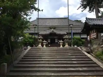國前寺の本殿・本堂