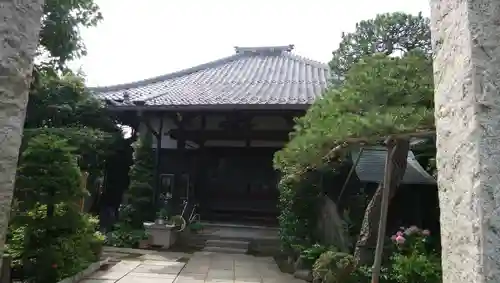 信行寺の本殿・本堂