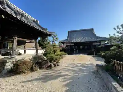 誓昌院の{uncategorized: "未分類", other: "その他", undefined: "問題あり", building: "その他建物", grave: "お墓", sacred_gate: "鳥居", guardian: "狛犬", statue: "像", buddha: "仏像", history: "歴史", nature: "自然", garden: "庭園", animal: "動物", pagoda: "塔", temizu: "手水舎", mountain_gate: "山門・神門", sanctuary: "本殿・本堂", subordinate: "末社・摂社", art: "芸術", scenery: "景色", jizo: "地蔵", ema: "絵馬", goshuin: "御朱印", omikuji: "おみくじ", items: "授与品その他", amulet: "お守り", goshuincho: "御朱印帳", eats: "食事", festival: "お祭り", votive_dance: "神楽", shichigosan: "七五三参", wedding: "結婚式", experience: "体験その他", initially: "初詣", around: "周辺", anti_infection: "感染症対策"}