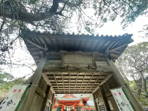 八幡奈多宮の山門