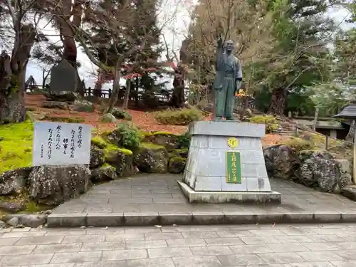 上杉神社の像