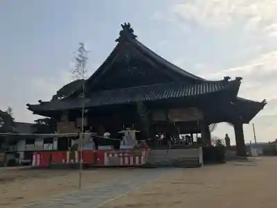 西大寺の本殿・本堂