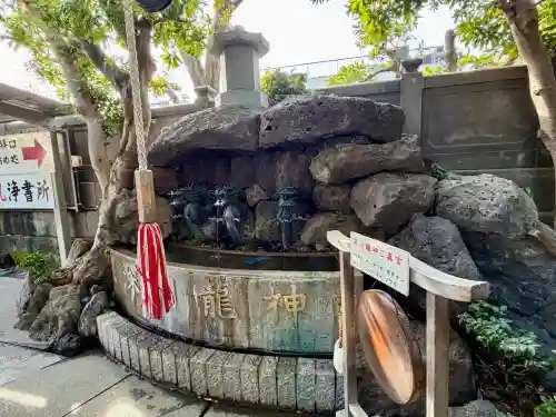 成田山深川不動堂（新勝寺東京別院）の{uncategorized: "未分類", other: "その他", undefined: "問題あり", building: "その他建物", grave: "お墓", sacred_gate: "鳥居", guardian: "狛犬", statue: "像", buddha: "仏像", history: "歴史", nature: "自然", garden: "庭園", animal: "動物", pagoda: "塔", temizu: "手水舎", mountain_gate: "山門・神門", sanctuary: "本殿・本堂", subordinate: "末社・摂社", art: "芸術", scenery: "景色", jizo: "地蔵", ema: "絵馬", goshuin: "御朱印", omikuji: "おみくじ", items: "授与品その他", amulet: "お守り", goshuincho: "御朱印帳", eats: "食事", festival: "お祭り", votive_dance: "神楽", shichigosan: "七五三参", wedding: "結婚式", experience: "体験その他", initially: "初詣", around: "周辺", anti_infection: "感染症対策"}