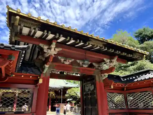 根津神社の山門・神門