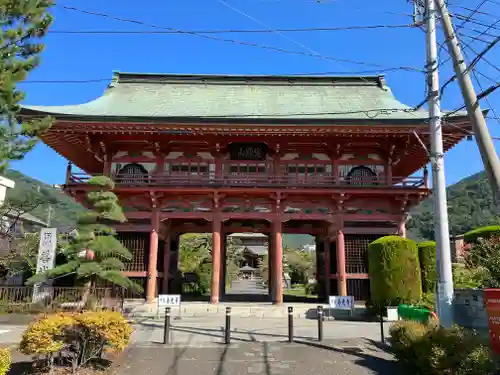 甲斐善光寺の山門