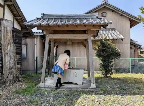 白鬚神社（仏師川）の手水