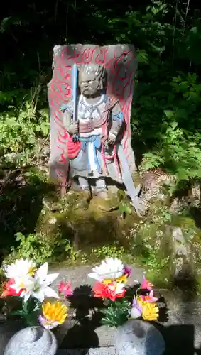 京極八幡神社の仏像