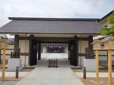 千葉縣護國神社の山門・神門