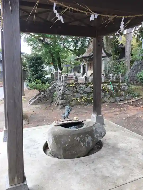 立野神社の手水舎