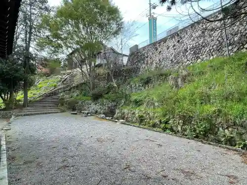 瀧之宮神社の{uncategorized: "未分類", other: "その他", undefined: "問題あり", building: "その他建物", grave: "お墓", sacred_gate: "鳥居", guardian: "狛犬", statue: "像", buddha: "仏像", history: "歴史", nature: "自然", garden: "庭園", animal: "動物", pagoda: "塔", temizu: "手水舎", mountain_gate: "山門・神門", sanctuary: "本殿・本堂", subordinate: "末社・摂社", art: "芸術", scenery: "景色", jizo: "地蔵", ema: "絵馬", goshuin: "御朱印", omikuji: "おみくじ", items: "授与品その他", amulet: "お守り", goshuincho: "御朱印帳", eats: "食事", festival: "お祭り", votive_dance: "神楽", shichigosan: "七五三参", wedding: "結婚式", experience: "体験その他", initially: "初詣", around: "周辺", anti_infection: "感染症対策"}