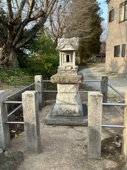 水神社の{uncategorized: "未分類", other: "その他", undefined: "問題あり", building: "その他建物", grave: "お墓", sacred_gate: "鳥居", guardian: "狛犬", statue: "像", buddha: "仏像", history: "歴史", nature: "自然", garden: "庭園", animal: "動物", pagoda: "塔", temizu: "手水舎", mountain_gate: "山門・神門", sanctuary: "本殿・本堂", subordinate: "末社・摂社", art: "芸術", scenery: "景色", jizo: "地蔵", ema: "絵馬", goshuin: "御朱印", omikuji: "おみくじ", items: "授与品その他", amulet: "お守り", goshuincho: "御朱印帳", eats: "食事", festival: "お祭り", votive_dance: "神楽", shichigosan: "七五三参", wedding: "結婚式", experience: "体験その他", initially: "初詣", around: "周辺", anti_infection: "感染症対策"}