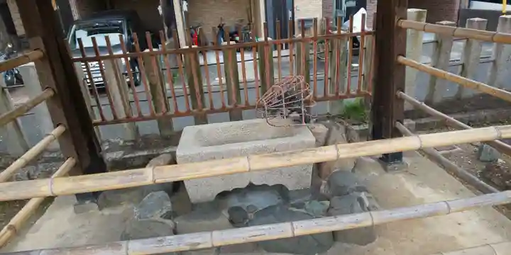 總神社の手水舎