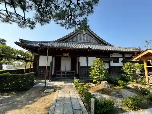 満月寺（浮御堂）の{uncategorized: "未分類", other: "その他", undefined: "問題あり", building: "その他建物", grave: "お墓", sacred_gate: "鳥居", guardian: "狛犬", statue: "像", buddha: "仏像", history: "歴史", nature: "自然", garden: "庭園", animal: "動物", pagoda: "塔", temizu: "手水舎", mountain_gate: "山門・神門", sanctuary: "本殿・本堂", subordinate: "末社・摂社", art: "芸術", scenery: "景色", jizo: "地蔵", ema: "絵馬", goshuin: "御朱印", omikuji: "おみくじ", items: "授与品その他", amulet: "お守り", goshuincho: "御朱印帳", eats: "食事", festival: "お祭り", votive_dance: "神楽", shichigosan: "七五三参", wedding: "結婚式", experience: "体験その他", initially: "初詣", around: "周辺", anti_infection: "感染症対策"}