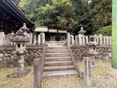 東海市熊野神社の{uncategorized: "未分類", other: "その他", undefined: "問題あり", building: "その他建物", grave: "お墓", sacred_gate: "鳥居", guardian: "狛犬", statue: "像", buddha: "仏像", history: "歴史", nature: "自然", garden: "庭園", animal: "動物", pagoda: "塔", temizu: "手水舎", mountain_gate: "山門・神門", sanctuary: "本殿・本堂", subordinate: "末社・摂社", art: "芸術", scenery: "景色", jizo: "地蔵", ema: "絵馬", goshuin: "御朱印", omikuji: "おみくじ", items: "授与品その他", amulet: "お守り", goshuincho: "御朱印帳", eats: "食事", festival: "お祭り", votive_dance: "神楽", shichigosan: "七五三参", wedding: "結婚式", experience: "体験その他", initially: "初詣", around: "周辺", anti_infection: "感染症対策"}