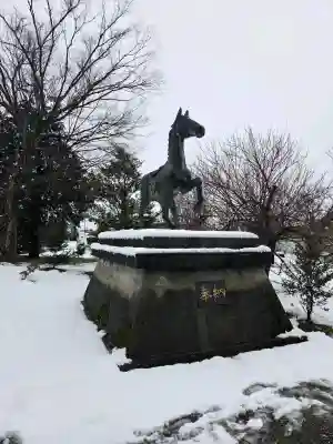 多久比禮志神社の{uncategorized: "未分類", other: "その他", undefined: "問題あり", building: "その他建物", grave: "お墓", sacred_gate: "鳥居", guardian: "狛犬", statue: "像", buddha: "仏像", history: "歴史", nature: "自然", garden: "庭園", animal: "動物", pagoda: "塔", temizu: "手水舎", mountain_gate: "山門・神門", sanctuary: "本殿・本堂", subordinate: "末社・摂社", art: "芸術", scenery: "景色", jizo: "地蔵", ema: "絵馬", goshuin: "御朱印", omikuji: "おみくじ", items: "授与品その他", amulet: "お守り", goshuincho: "御朱印帳", eats: "食事", festival: "お祭り", votive_dance: "神楽", shichigosan: "七五三参", wedding: "結婚式", experience: "体験その他", initially: "初詣", around: "周辺", anti_infection: "感染症対策"}