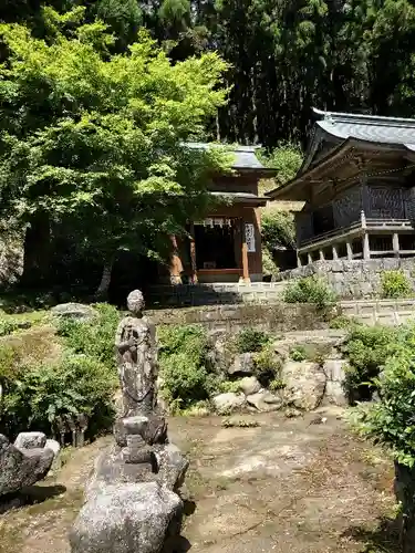 脊振神社の建物その他