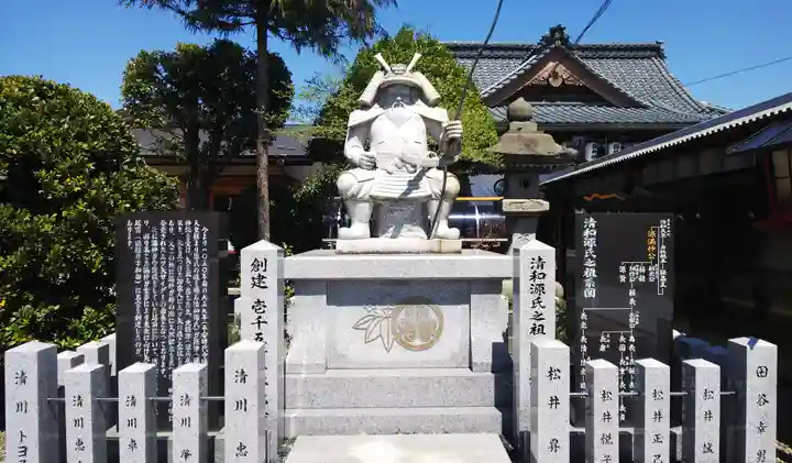 總社 和田八幡宮の像