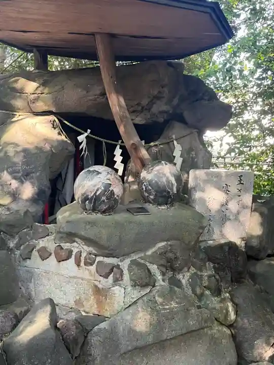 田縣神社の{uncategorized: "未分類", other: "その他", undefined: "問題あり", building: "その他建物", grave: "お墓", sacred_gate: "鳥居", guardian: "狛犬", statue: "像", buddha: "仏像", history: "歴史", nature: "自然", garden: "庭園", animal: "動物", pagoda: "塔", temizu: "手水舎", mountain_gate: "山門・神門", sanctuary: "本殿・本堂", subordinate: "末社・摂社", art: "芸術", scenery: "景色", jizo: "地蔵", ema: "絵馬", goshuin: "御朱印", omikuji: "おみくじ", items: "授与品その他", amulet: "お守り", goshuincho: "御朱印帳", eats: "食事", festival: "お祭り", votive_dance: "神楽", shichigosan: "七五三参", wedding: "結婚式", experience: "体験その他", initially: "初詣", around: "周辺", anti_infection: "感染症対策"}