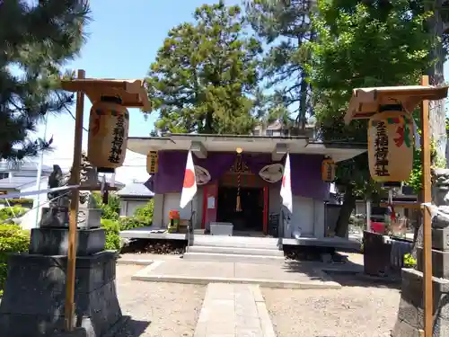 稲荷神社の本殿