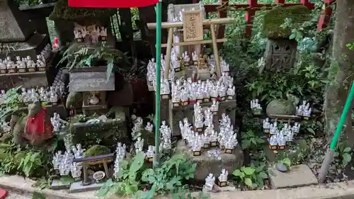 佐助稲荷神社の末社・摂社