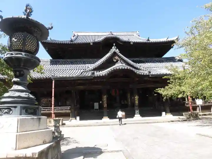 粉河寺の本殿・本堂