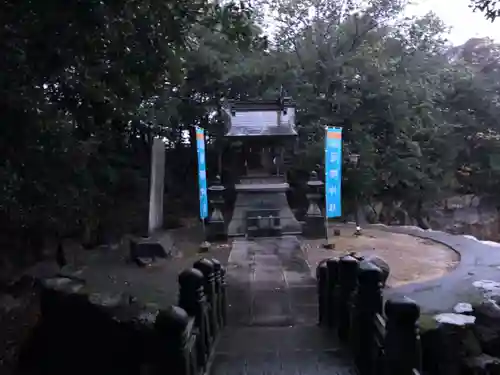 冠纓神社の末社