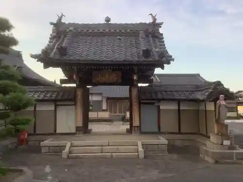 大乘寺の山門